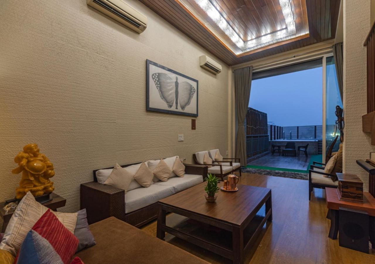 Saffronstays Urja, Lonavala - Private Villa With 2 Pools, Spa Room, Private Elevator & Waterfall Exterior photo