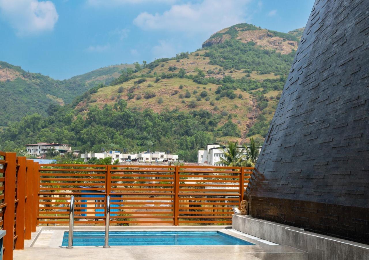 Saffronstays Urja, Lonavala - Private Villa With 2 Pools, Spa Room, Private Elevator & Waterfall Exterior photo