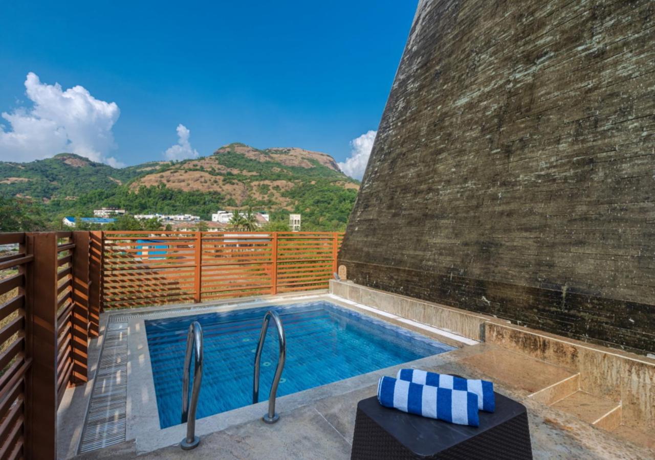 Saffronstays Urja, Lonavala - Private Villa With 2 Pools, Spa Room, Private Elevator & Waterfall Exterior photo