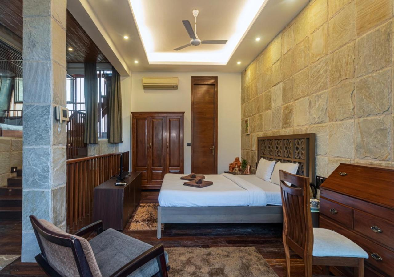 Saffronstays Urja, Lonavala - Private Villa With 2 Pools, Spa Room, Private Elevator & Waterfall Exterior photo