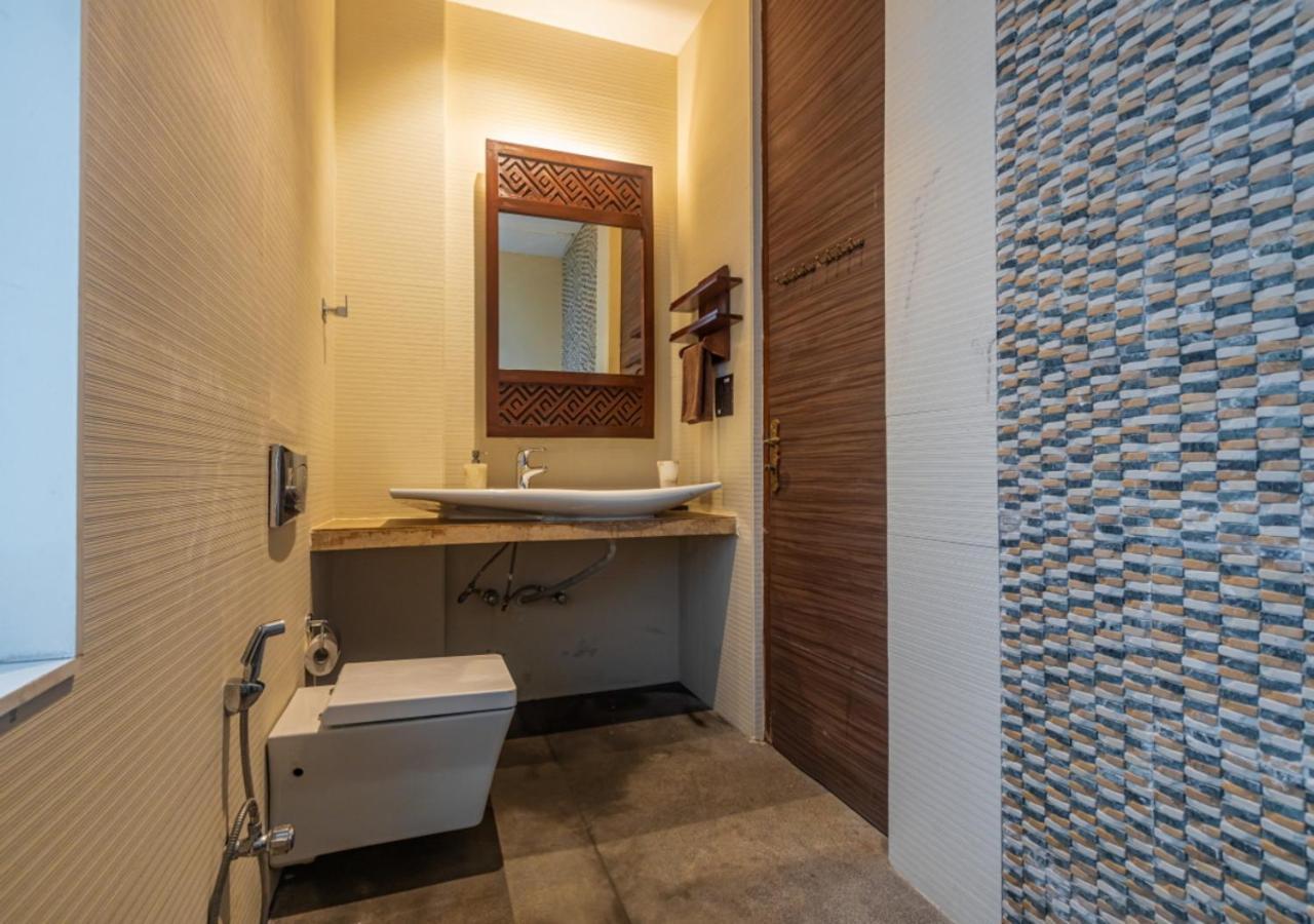 Saffronstays Urja, Lonavala - Private Villa With 2 Pools, Spa Room, Private Elevator & Waterfall Exterior photo