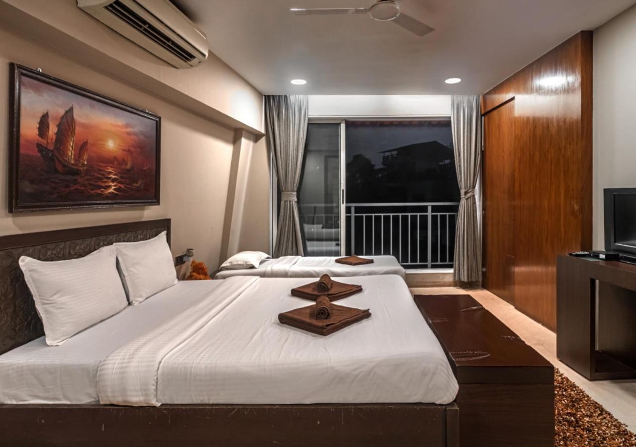 Saffronstays Urja, Lonavala - Private Villa With 2 Pools, Spa Room, Private Elevator & Waterfall Exterior photo