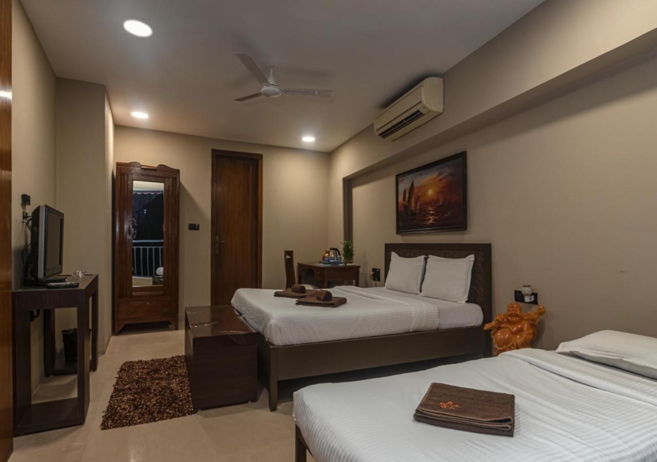 Saffronstays Urja, Lonavala - Private Villa With 2 Pools, Spa Room, Private Elevator & Waterfall Exterior photo